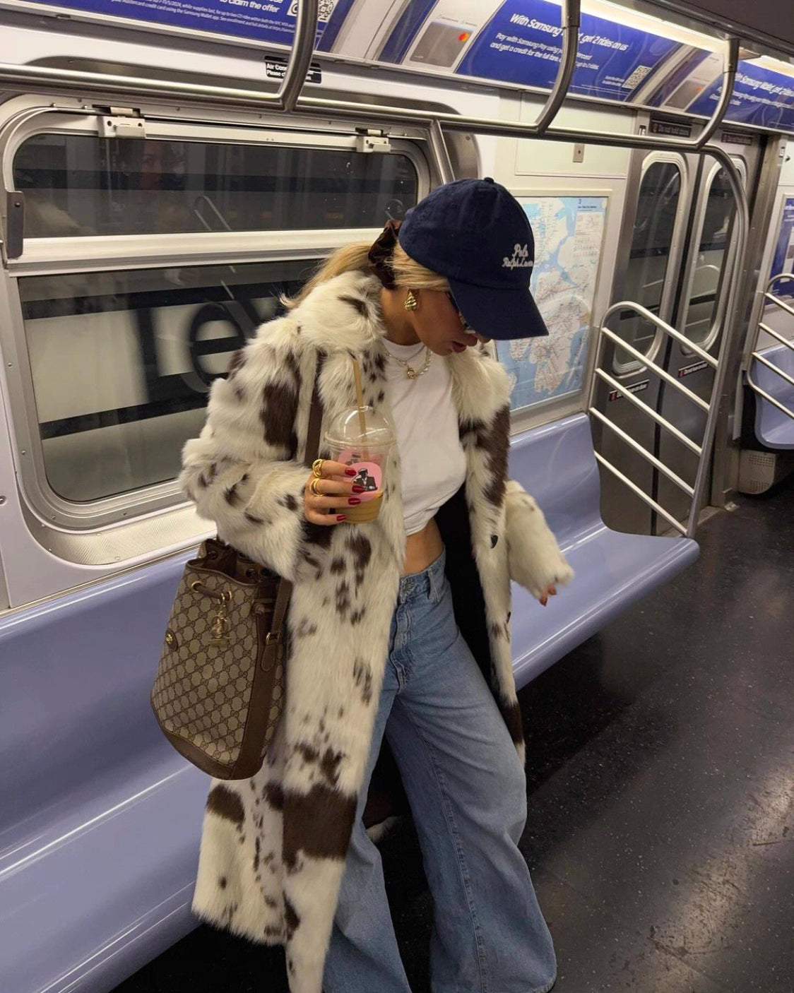 Viral Noelia fluffy patch coat